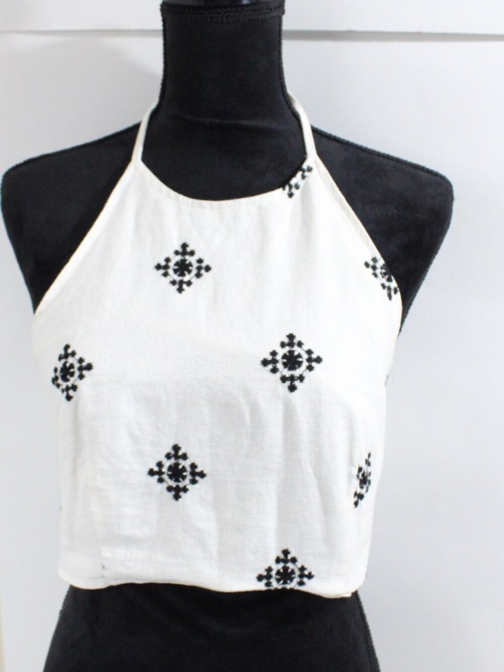 House Of Harlow Linen Blend Halter Top, White and Black, Size Medium